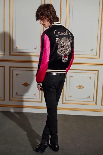 Look 12